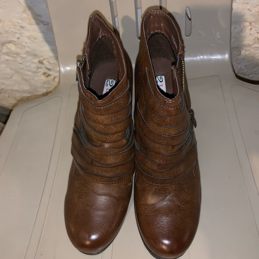Women’s brown wedge bootie